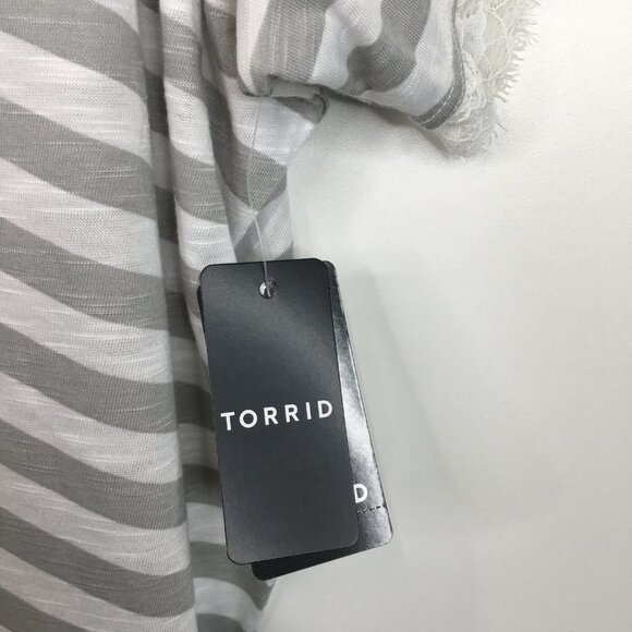 Torrid Classic Fit V-neck White/Gray Striped Lace Trim Top Size 6X. NWT - Picture 7 of 15